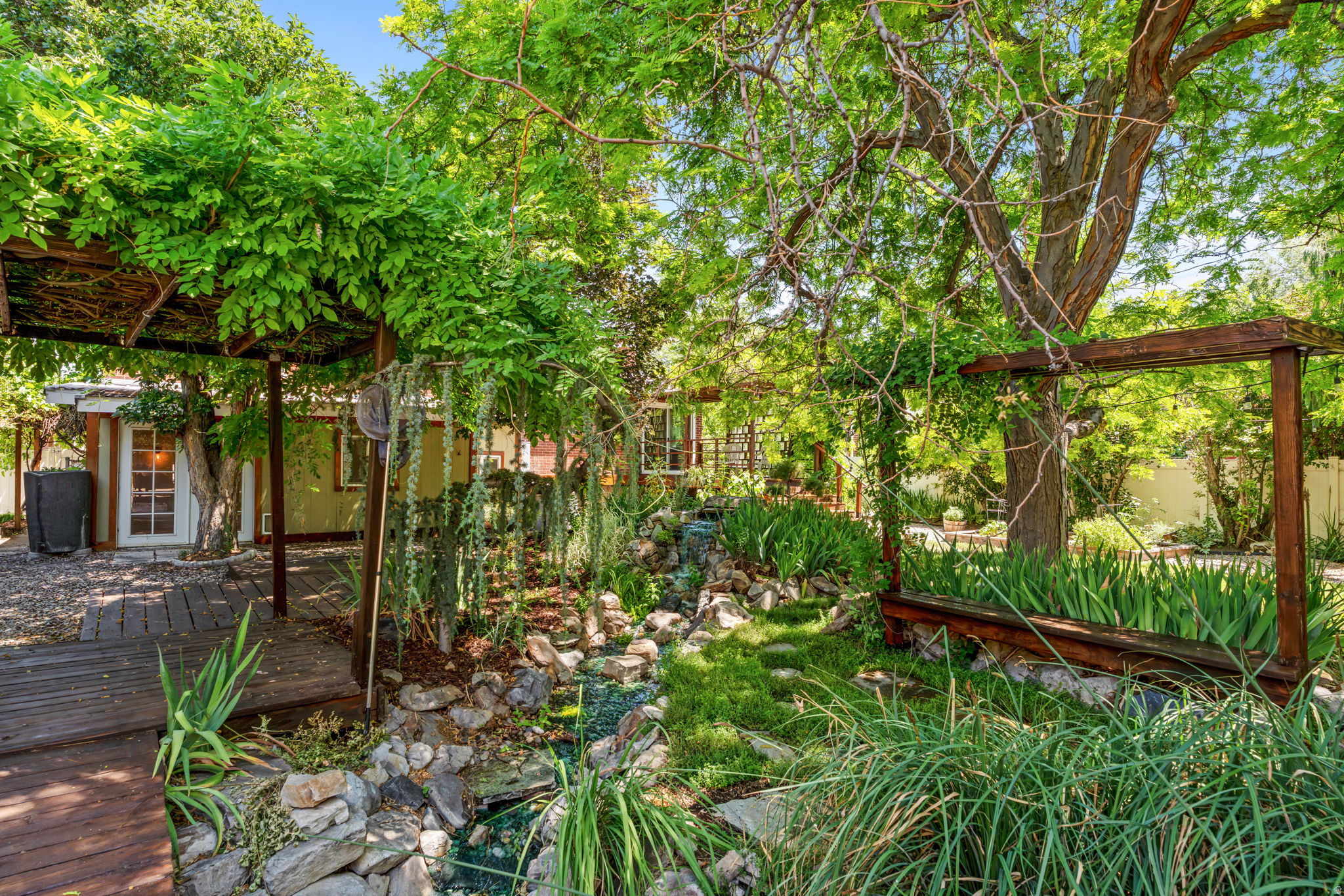 LA SALLE ACRES - Residential