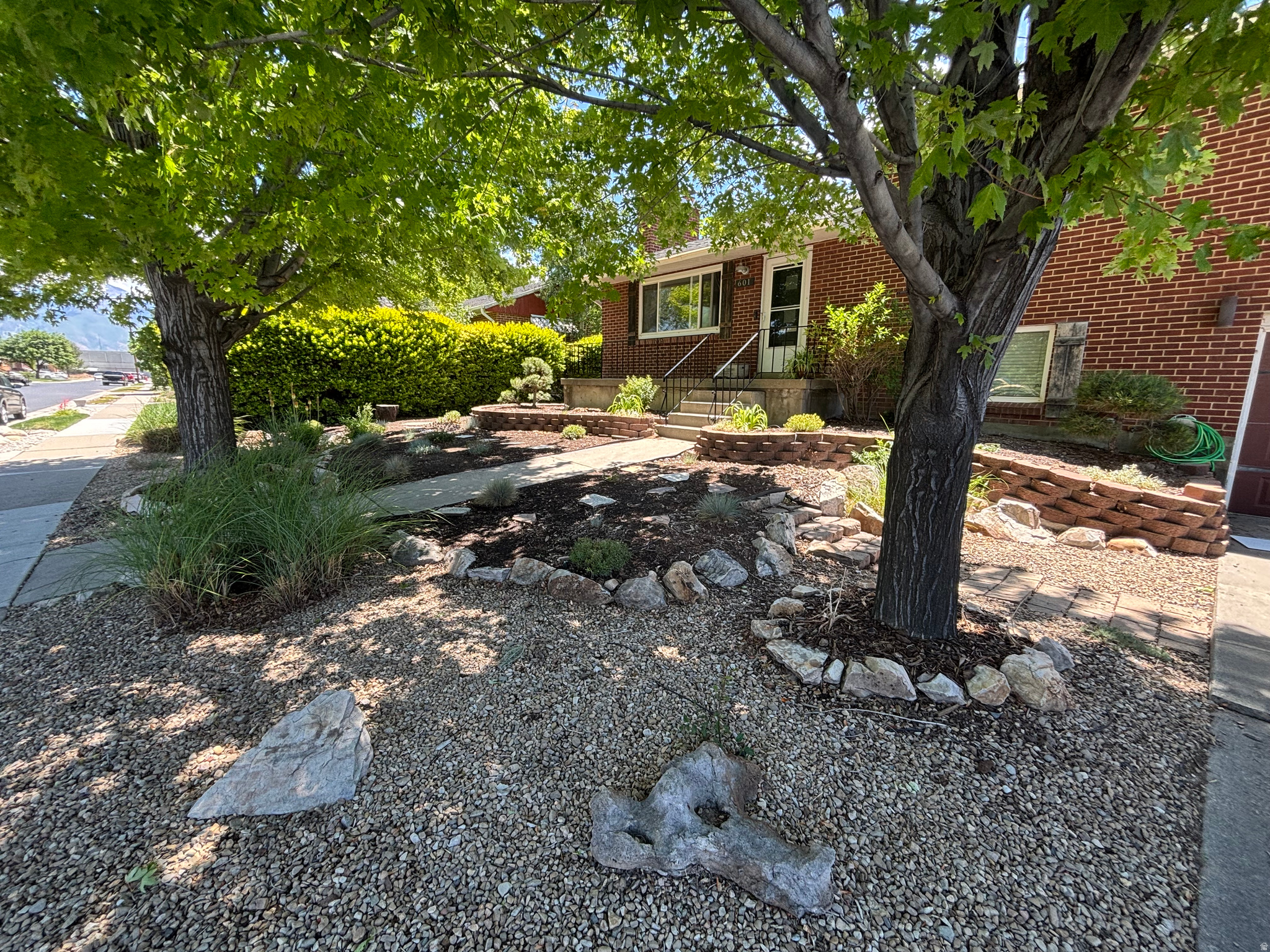LA SALLE ACRES - Residential