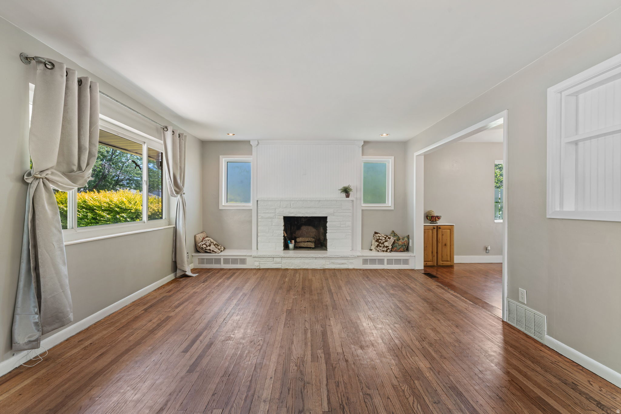 LA SALLE ACRES - Residential