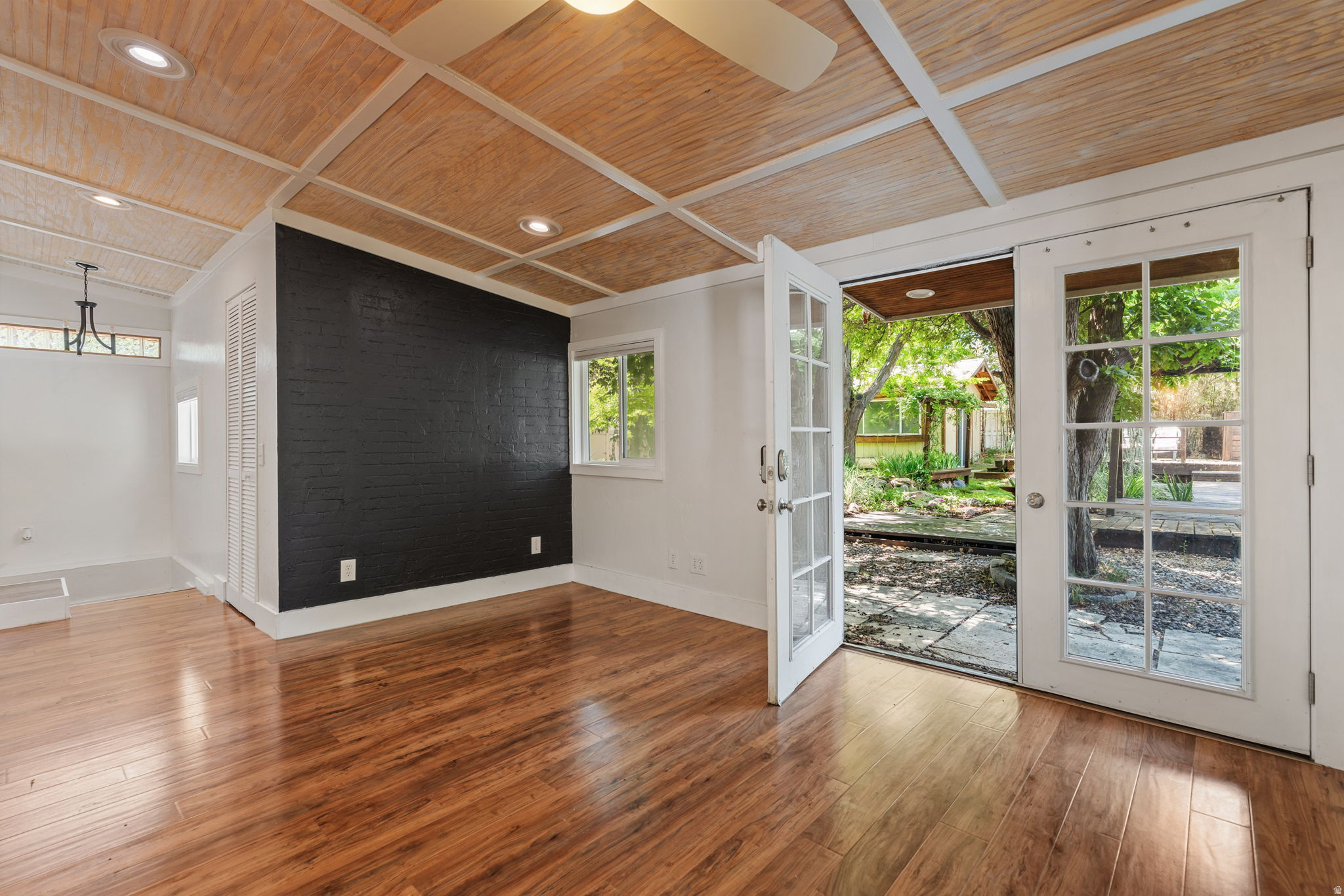 LA SALLE ACRES - Residential