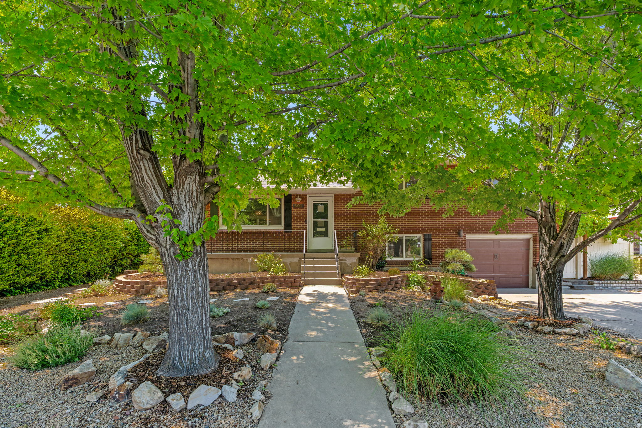 LA SALLE ACRES - Residential