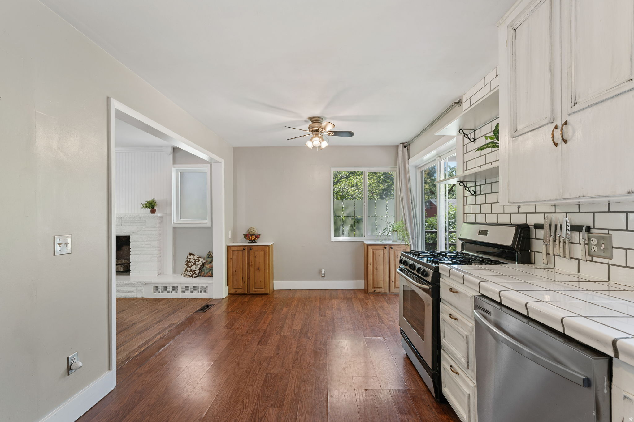 LA SALLE ACRES - Residential