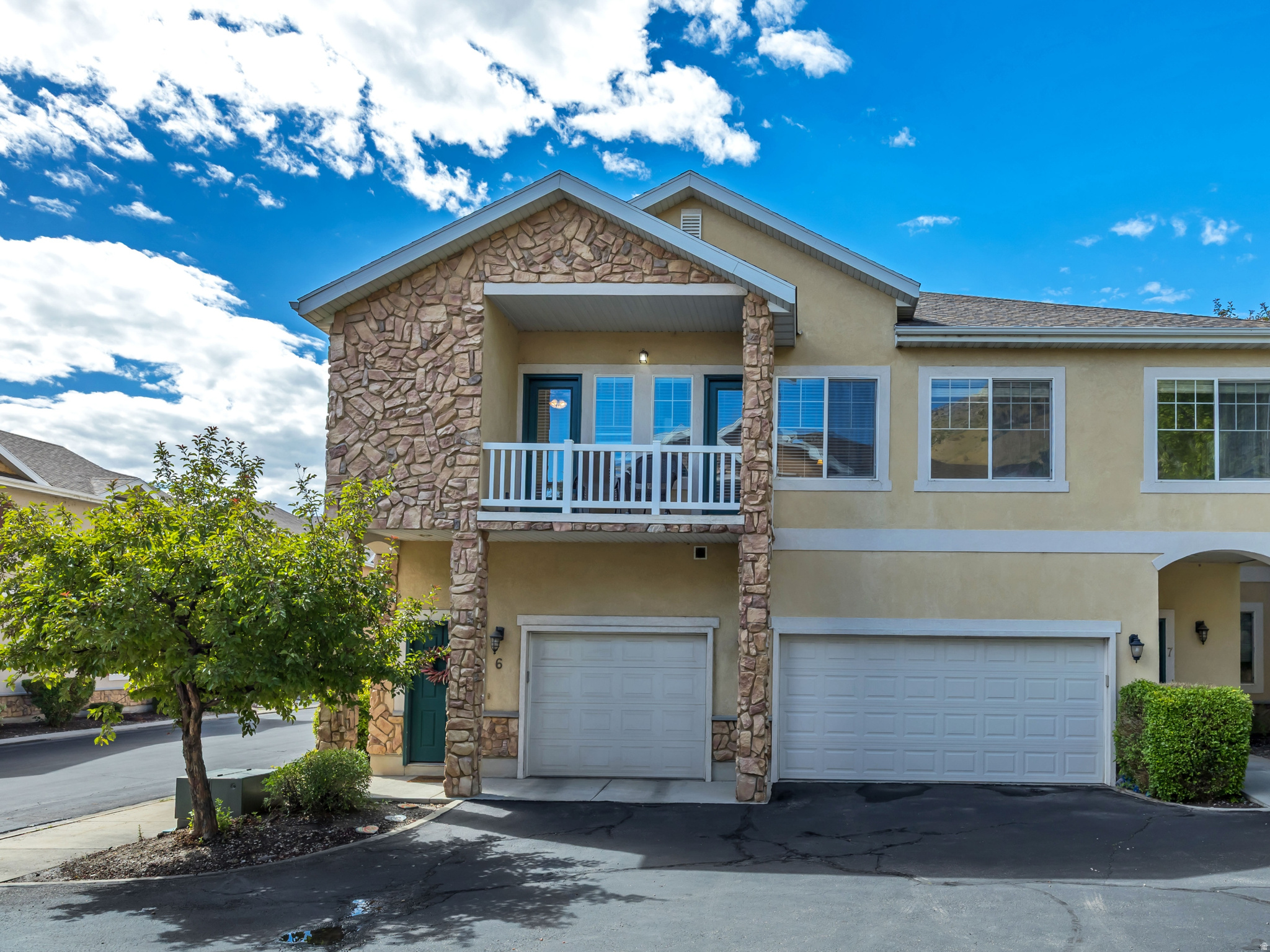 CANYON MEADOWS - Residential