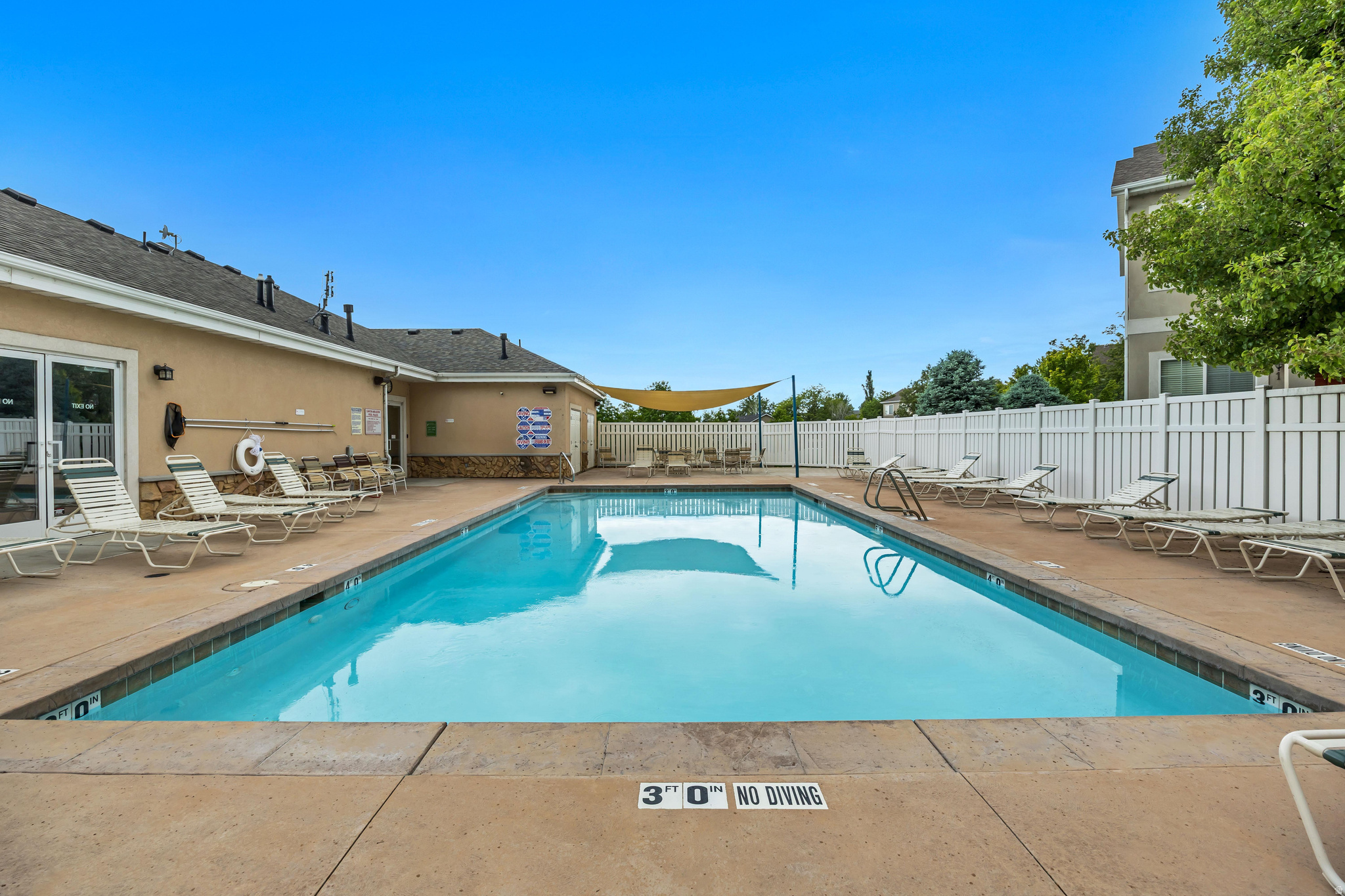 CANYON MEADOWS - Residential