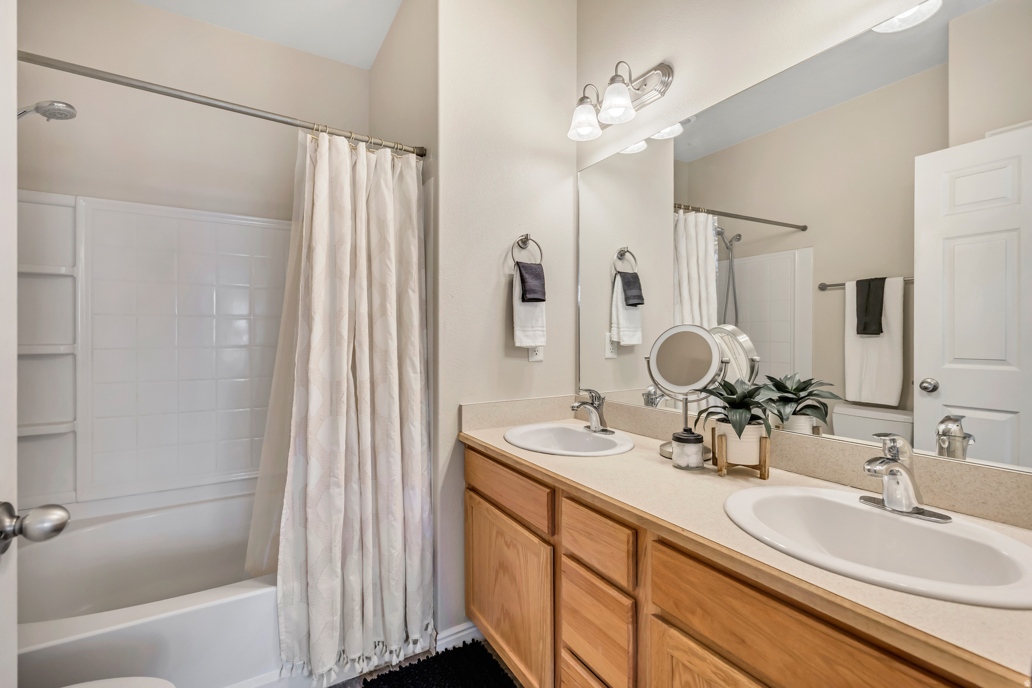 CANYON MEADOWS - Residential