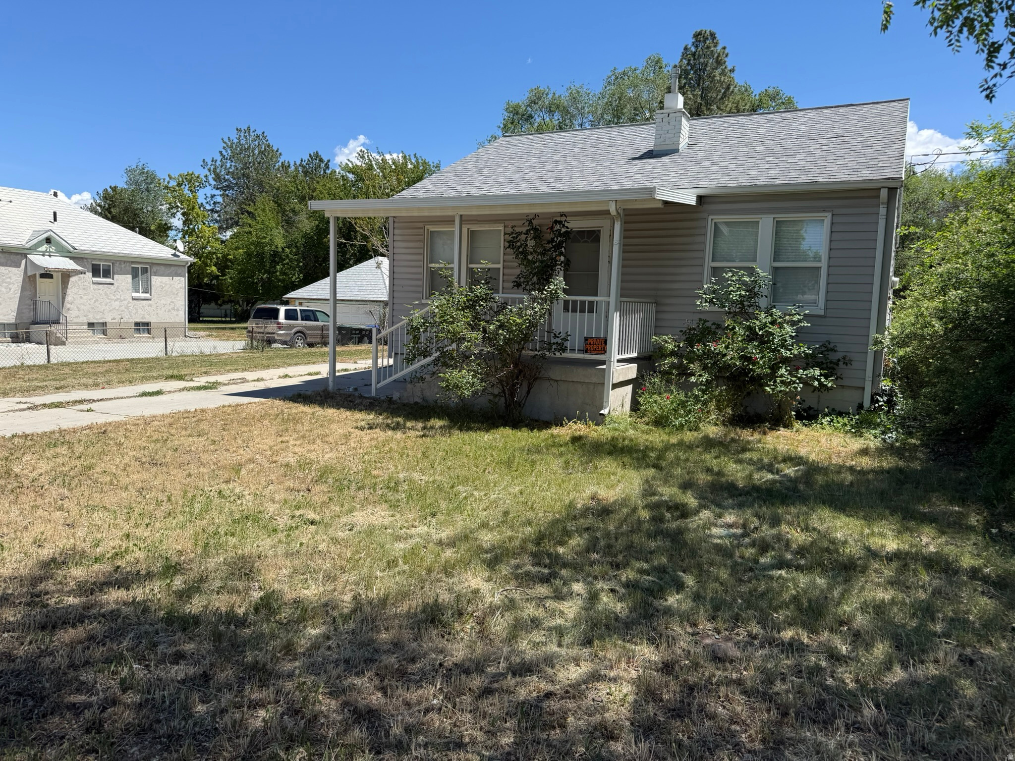 Great investment opportunity.  Hard to find single family in Salt Lake County for under $300k.  Fixer upper and a real handyman special.  House is ready for someone to bring new life into it.  Nice neighborhood, good sized yard.  Potential short term seller finance with significant down payment.