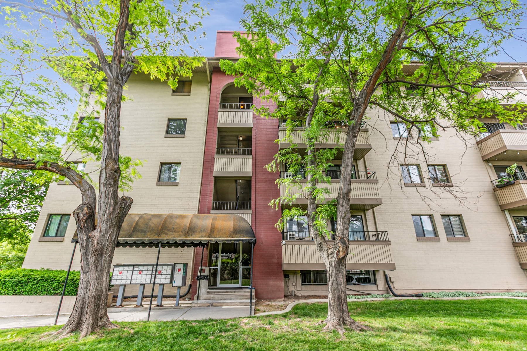 TOWNE PARK - Residential