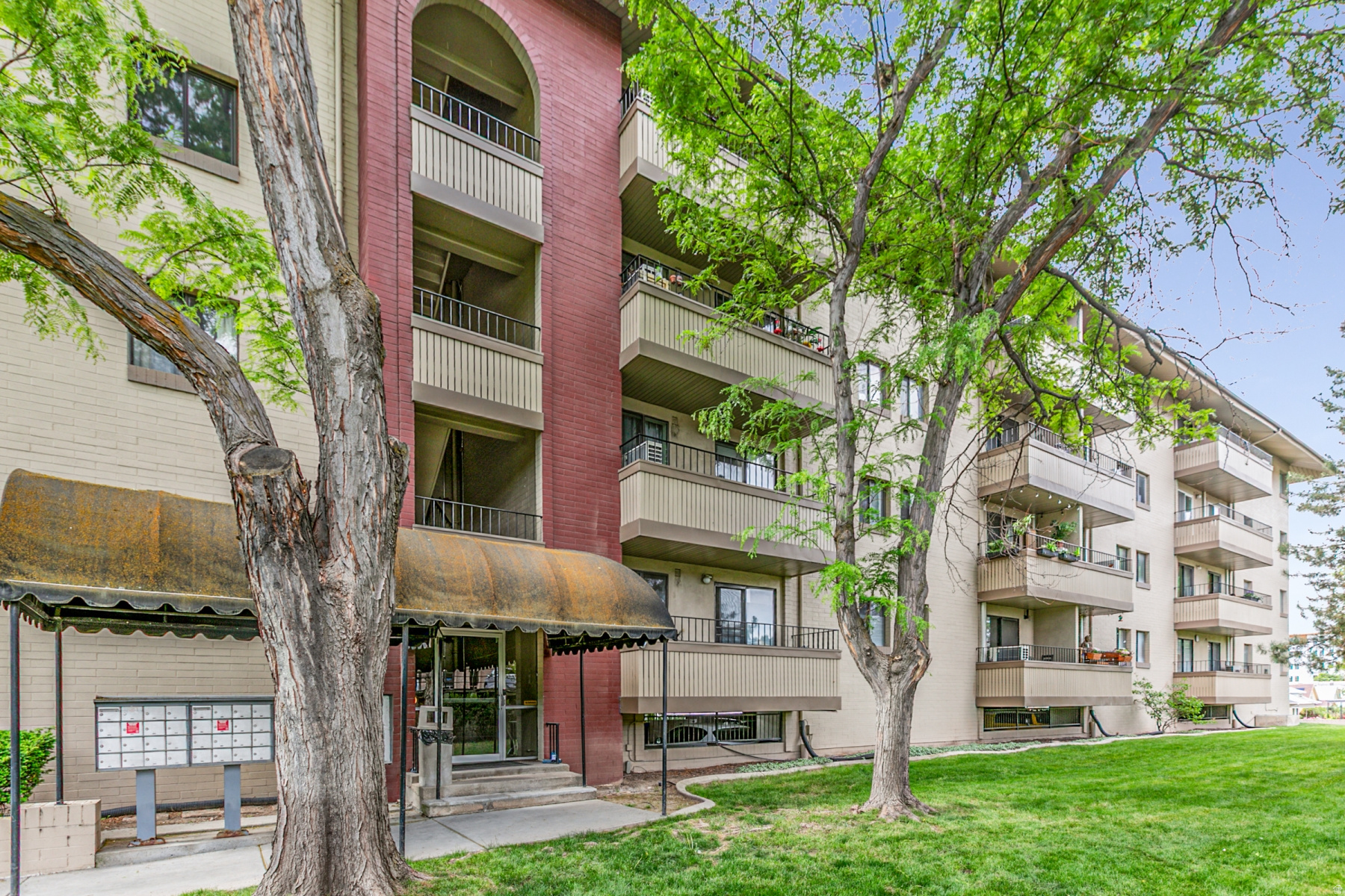 TOWNE PARK - Residential