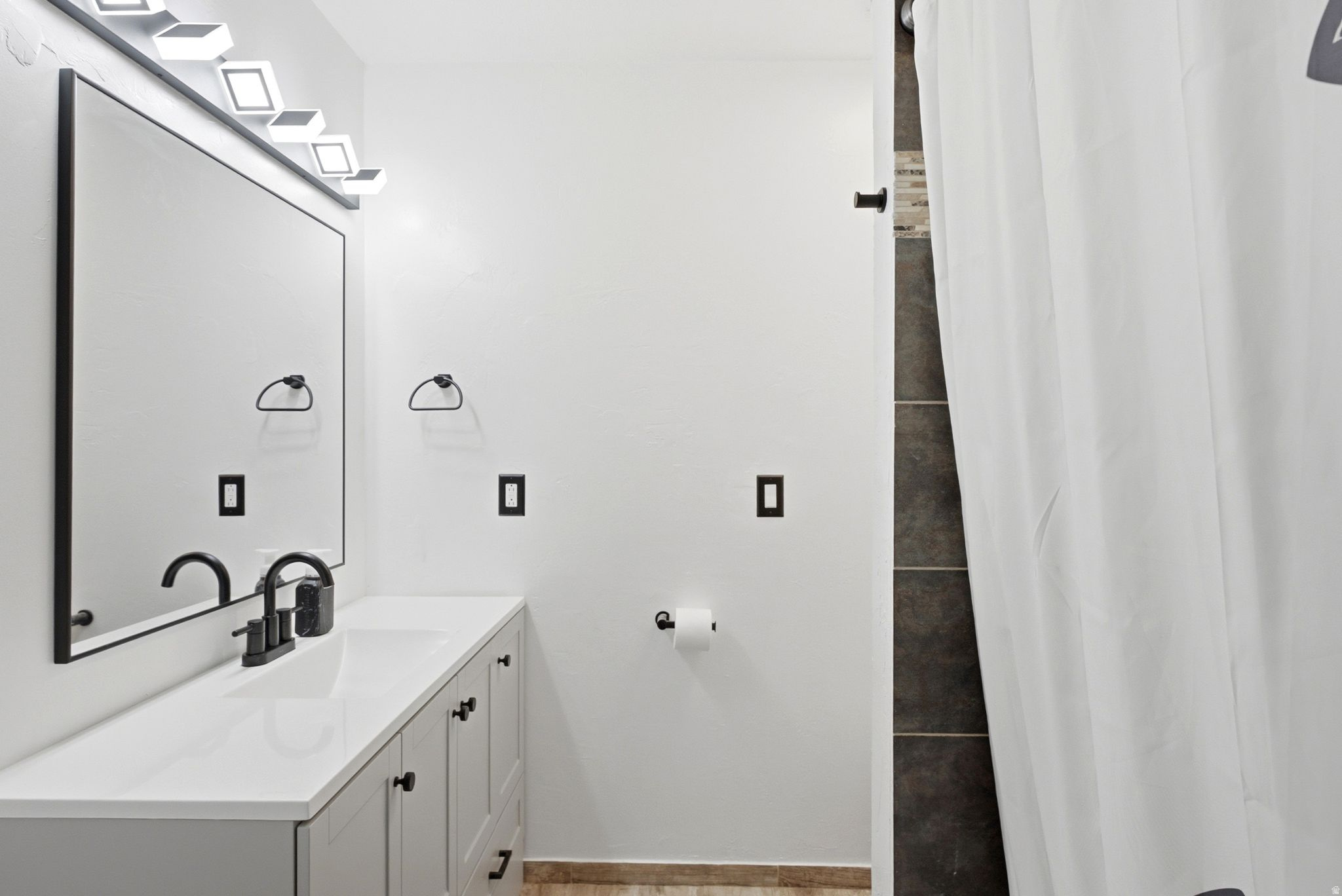 PIONEER ESTATES - Residential