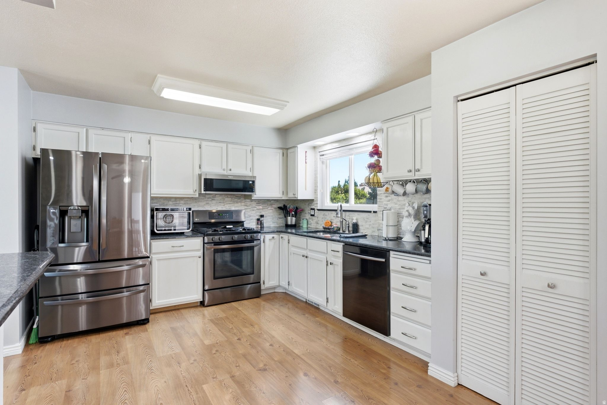 PIONEER ESTATES - Residential