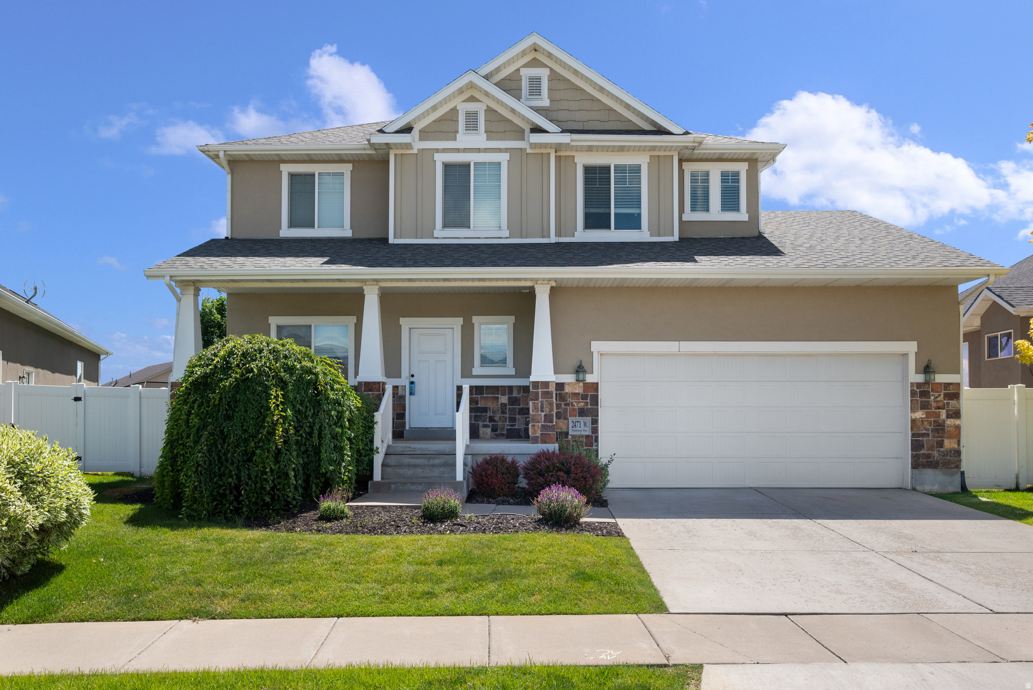 Square footage figures are provided as a courtesy estimate only and were obtained from County Records. Buyer is advised to obtain an independent measurement.