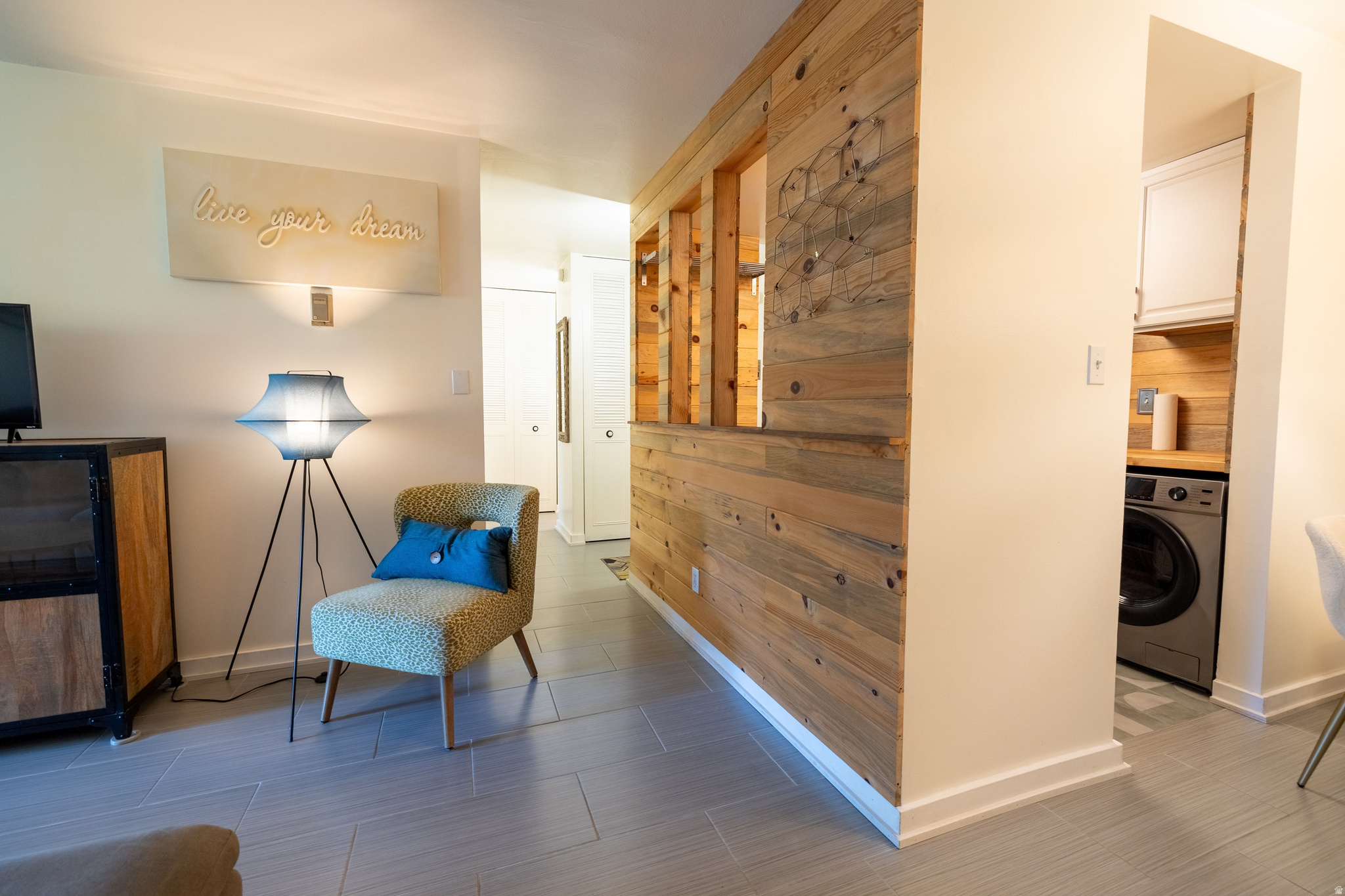 CAPITOL HILL - Residential