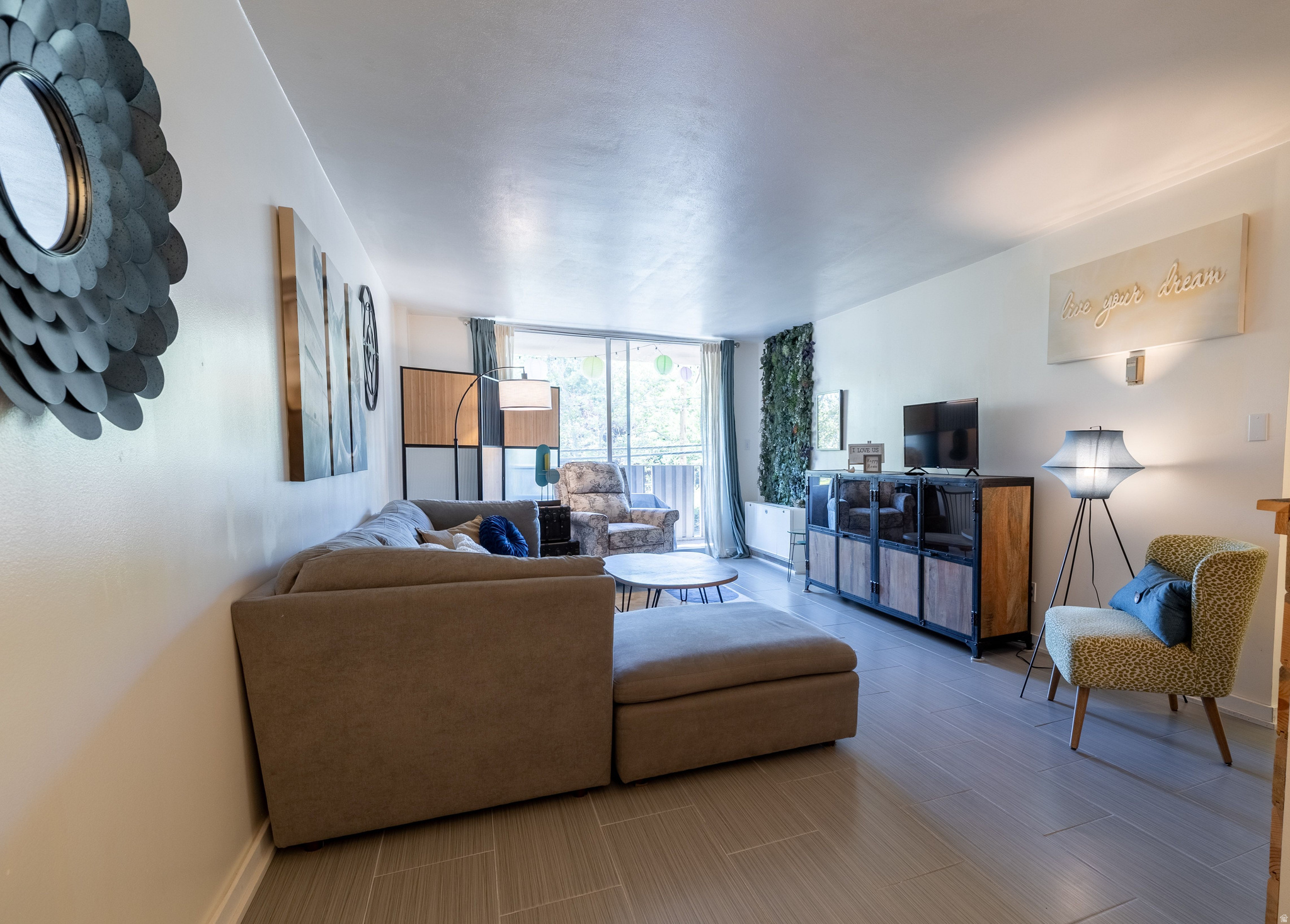 CAPITOL HILL - Residential