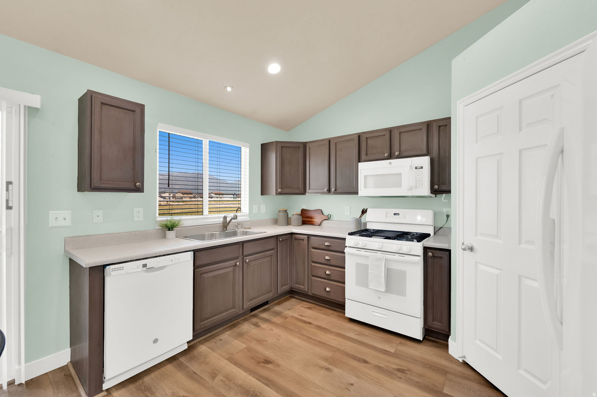 EAGLE POINT - Residential