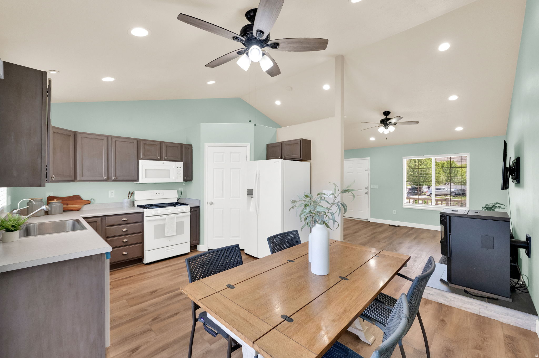 EAGLE POINT - Residential