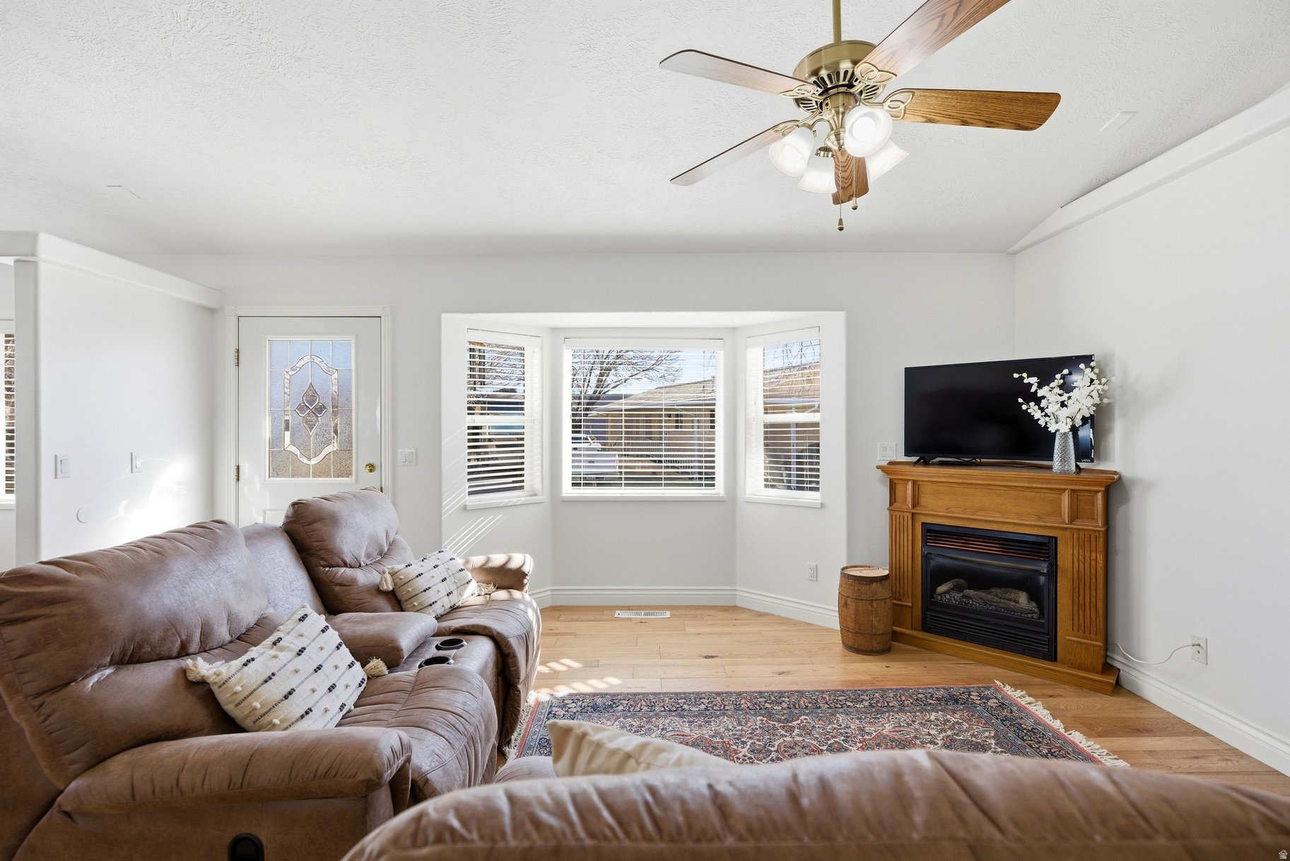 KINGS ROW EST 2 AMD - Residential