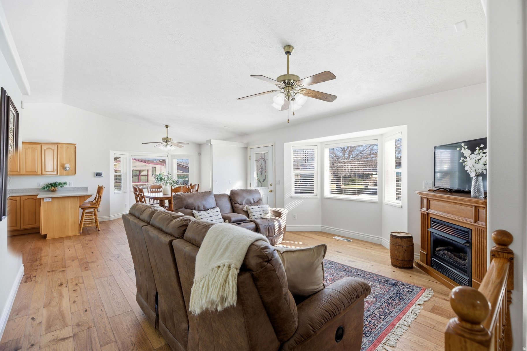 KINGS ROW EST 2 AMD - Residential