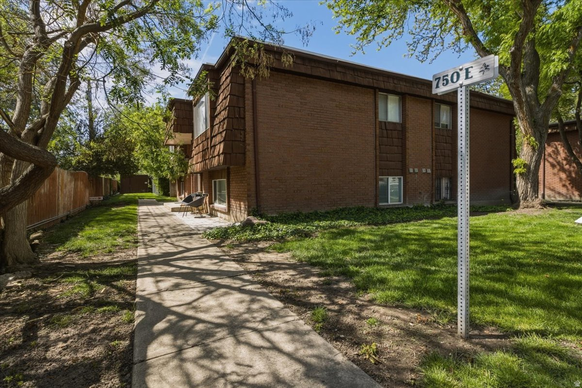 SILVER MAPLE - Residential