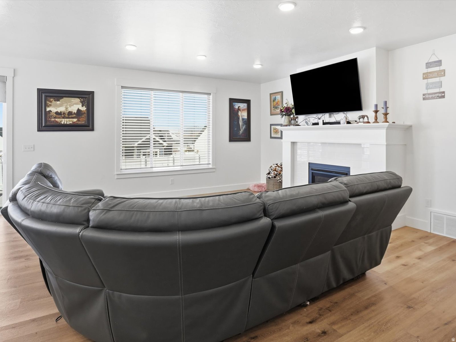EASTVIEW LANDING - Residential