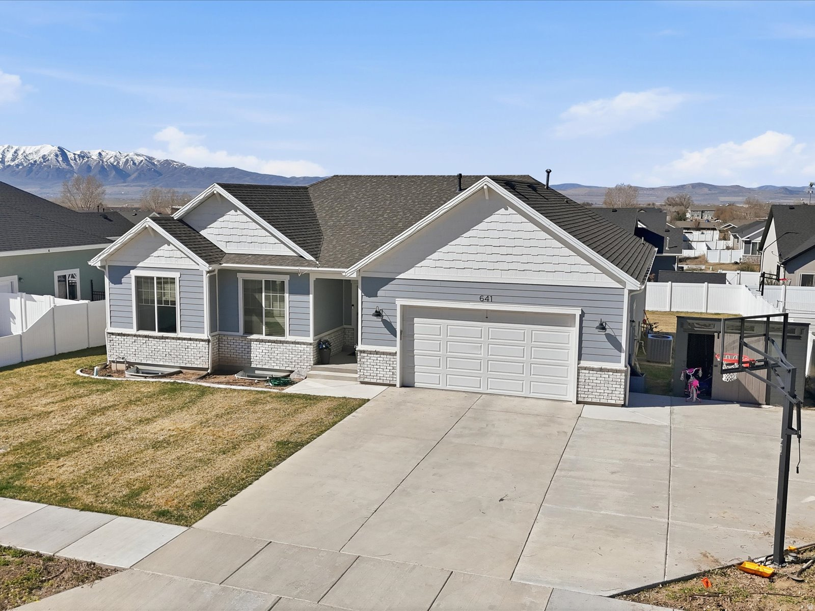 EASTVIEW LANDING - Residential