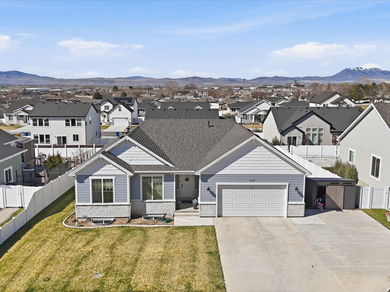 EASTVIEW LANDING - Residential