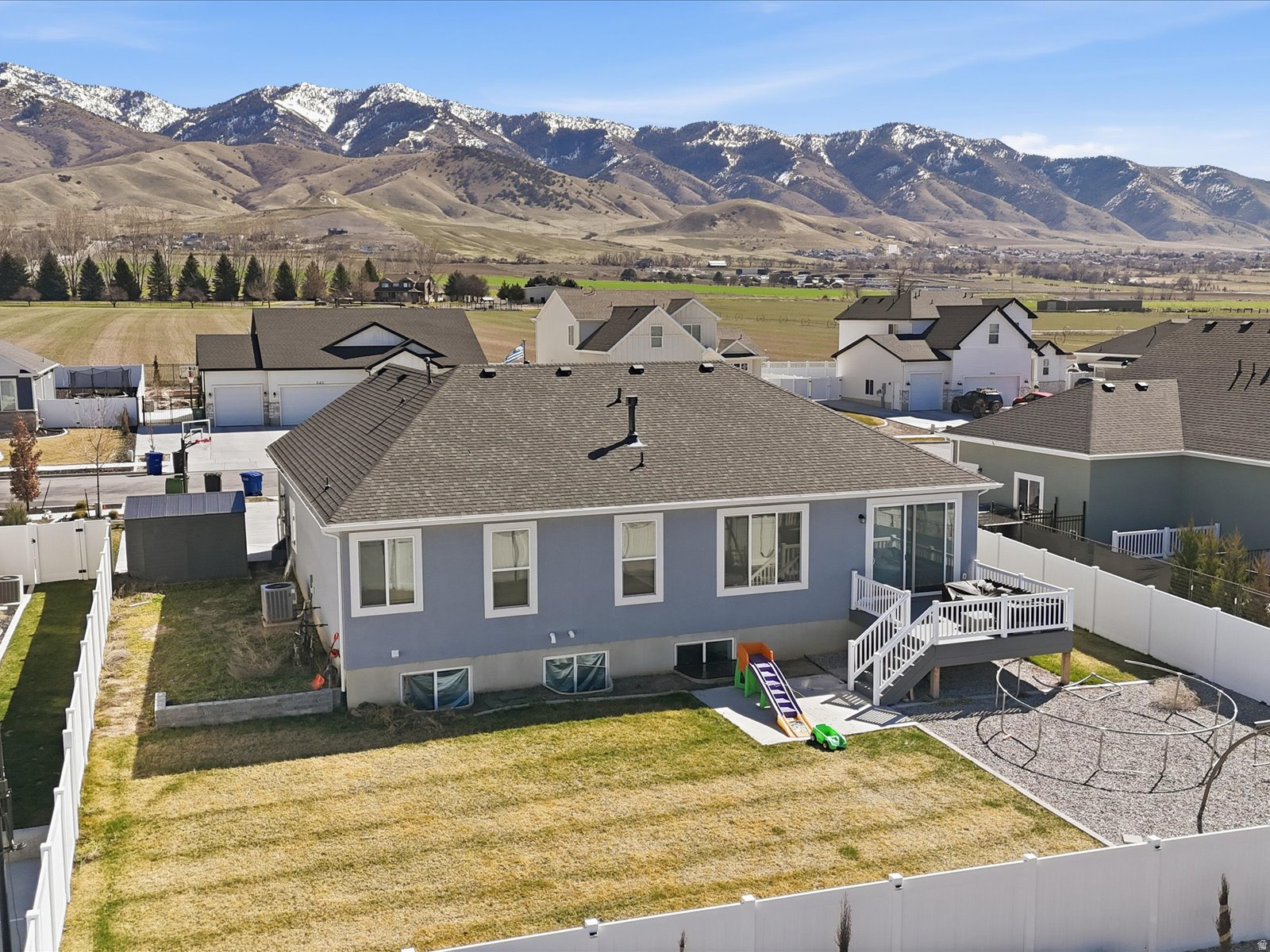 EASTVIEW LANDING - Residential