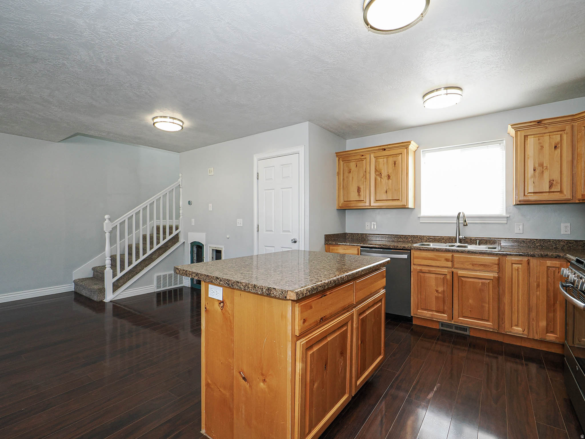 CONCORD COURT - Residential