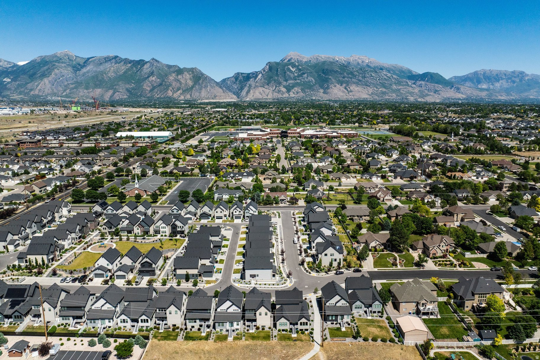 PARKVIEW COTTAGES - Residential