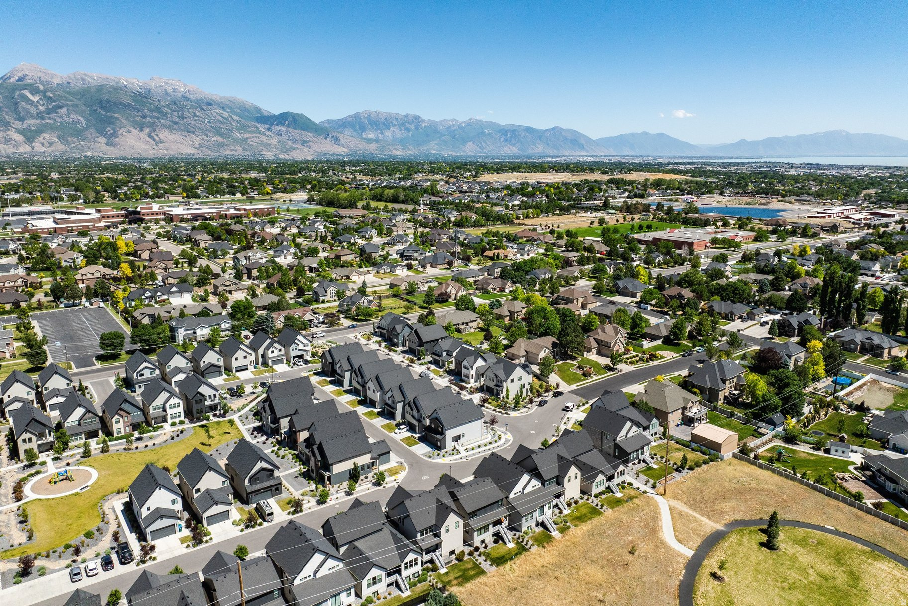 PARKVIEW COTTAGES - Residential