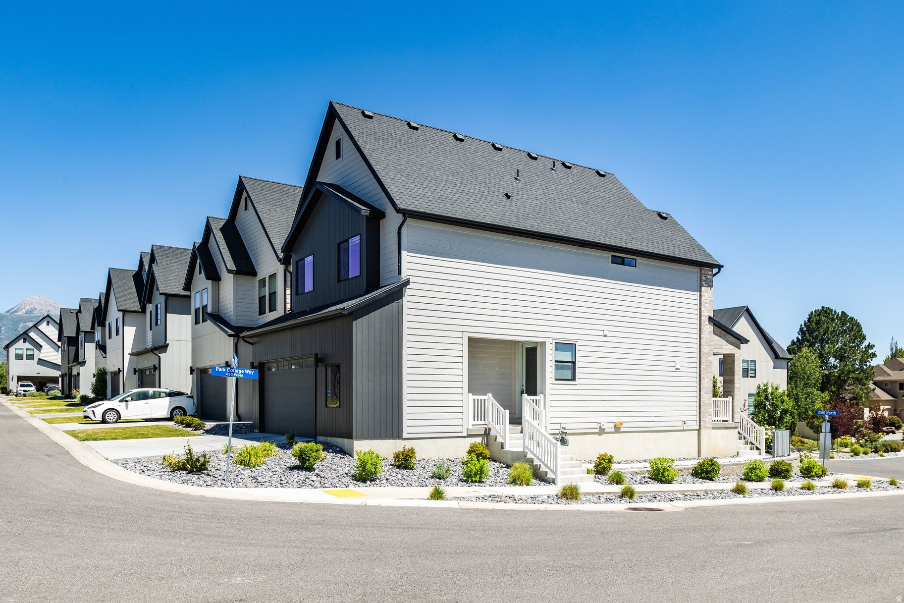 PARKVIEW COTTAGES - Residential