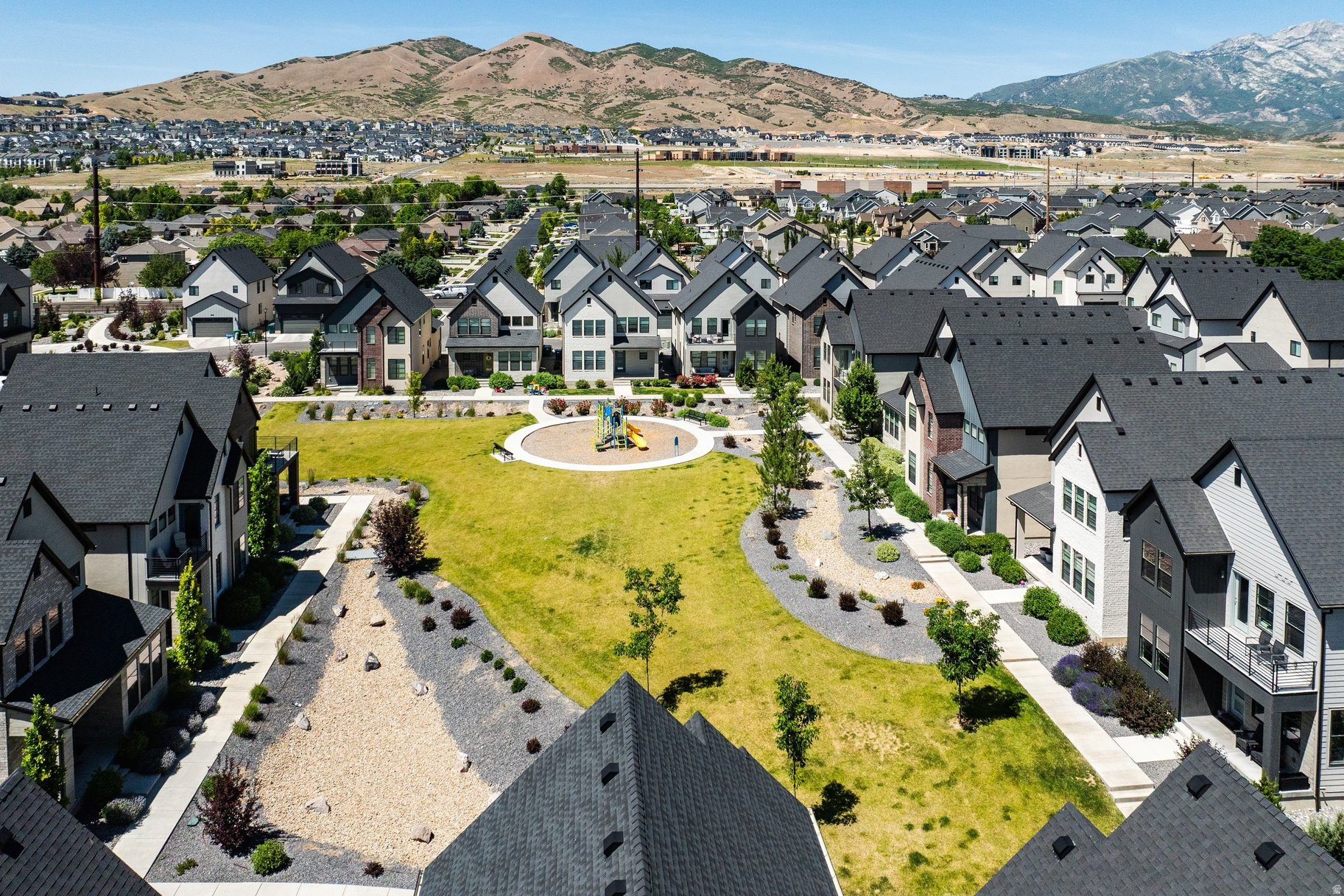 PARKVIEW COTTAGES - Residential