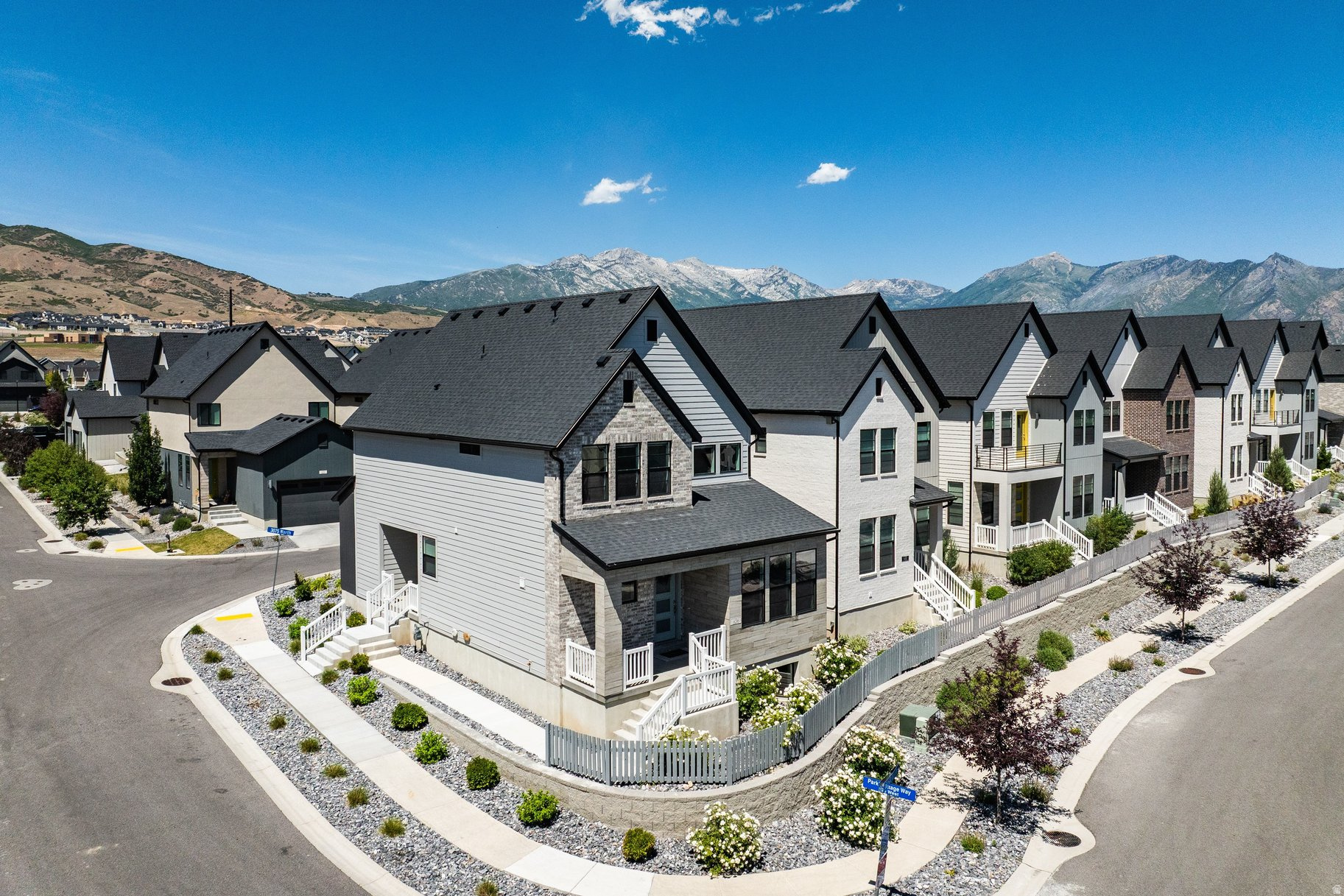 PARKVIEW COTTAGES - Residential