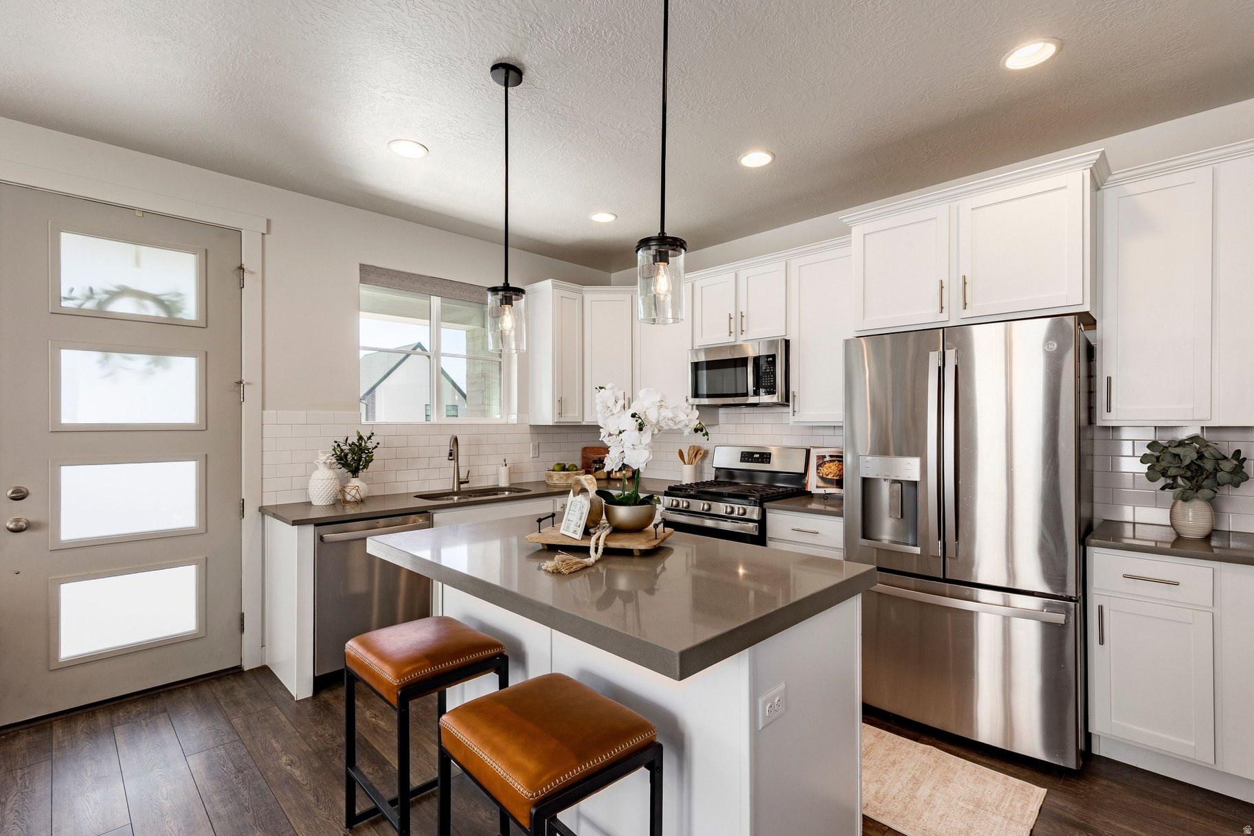 PARKVIEW COTTAGES - Residential