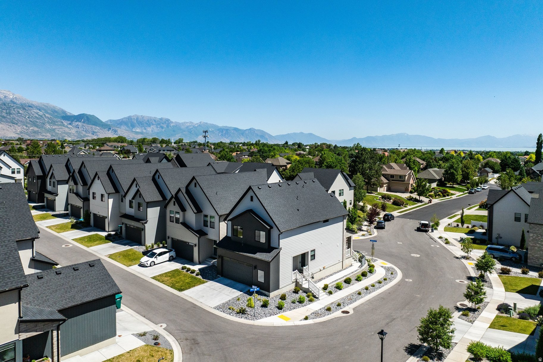 PARKVIEW COTTAGES - Residential