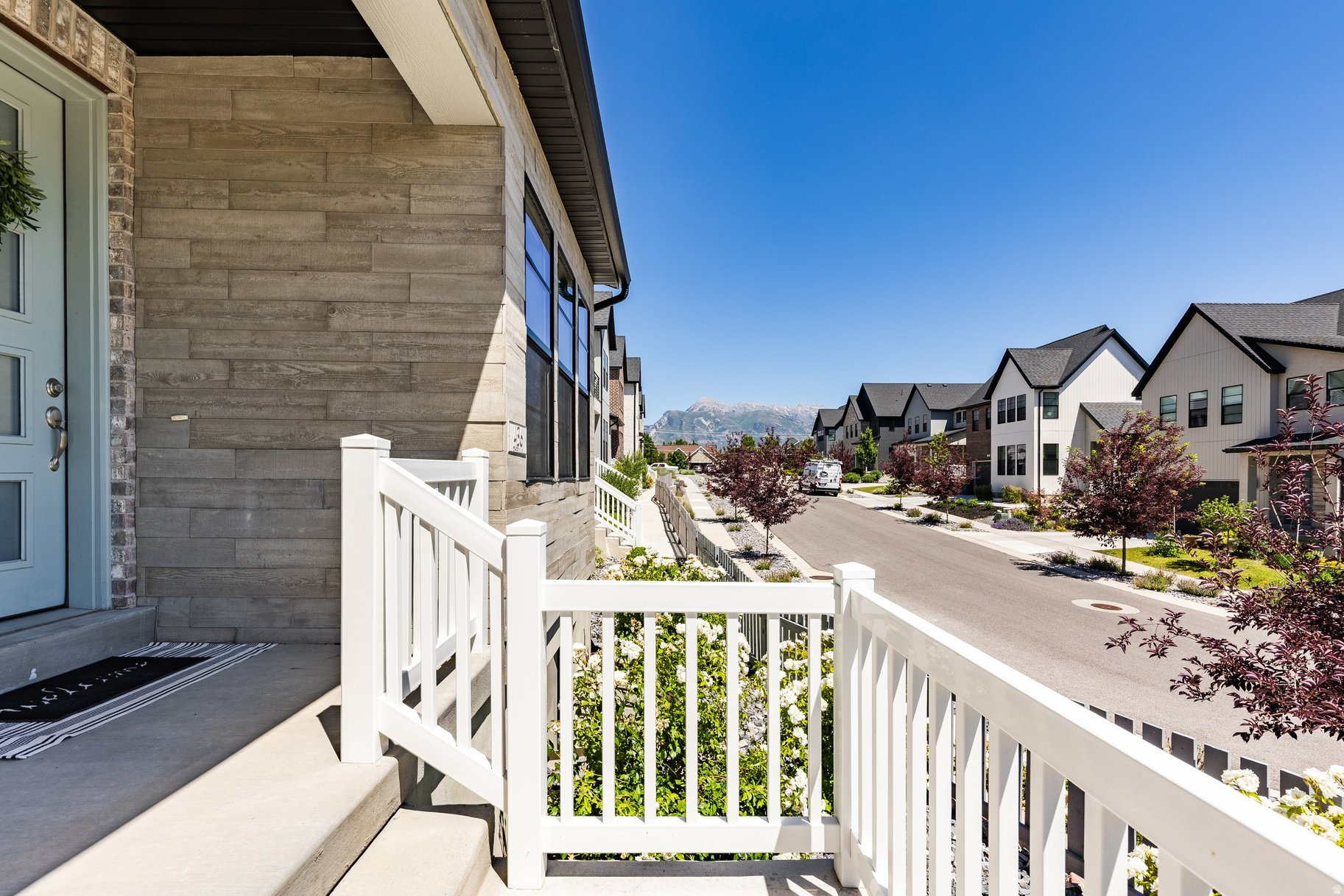 PARKVIEW COTTAGES - Residential