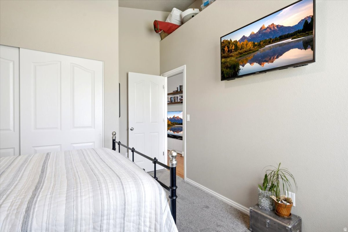 TOWNS AT HUNTER VILLAGE - Residential