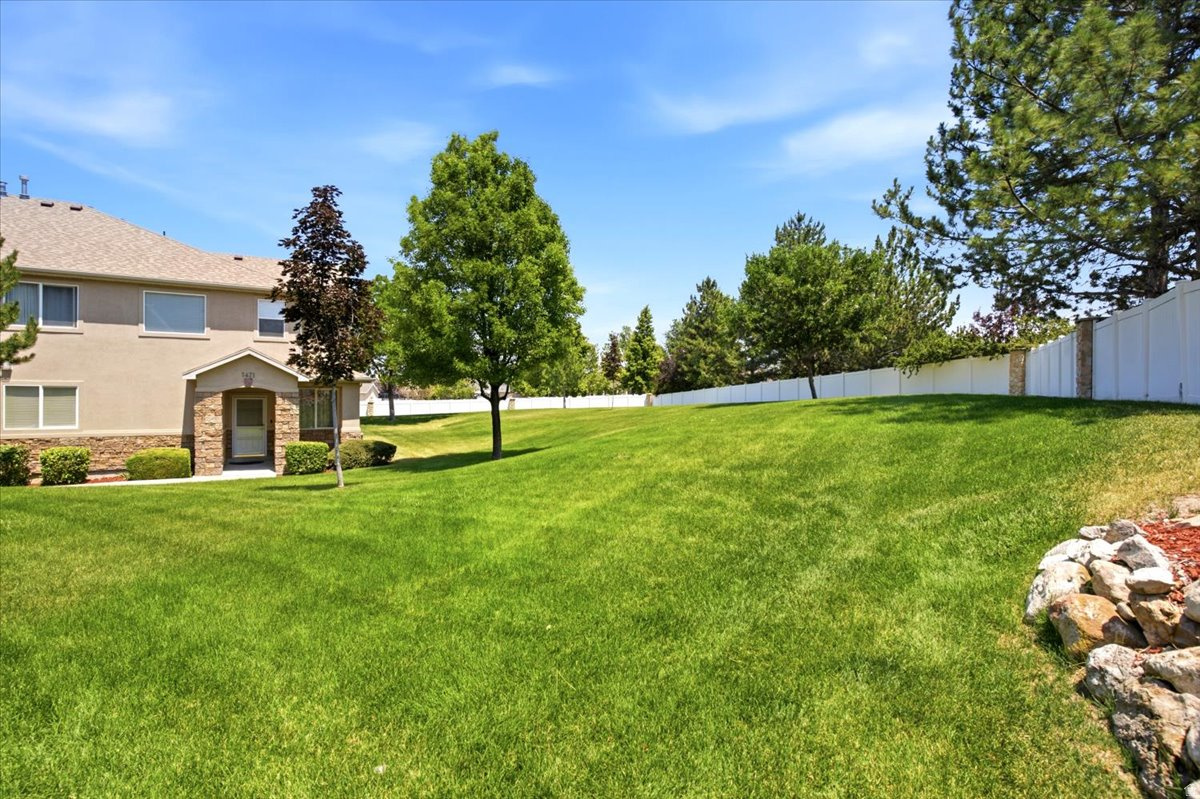 TOWNS AT HUNTER VILLAGE - Residential
