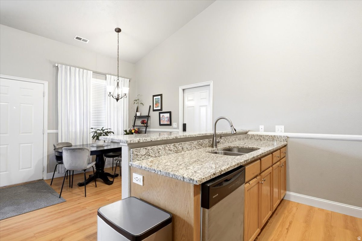 TOWNS AT HUNTER VILLAGE - Residential