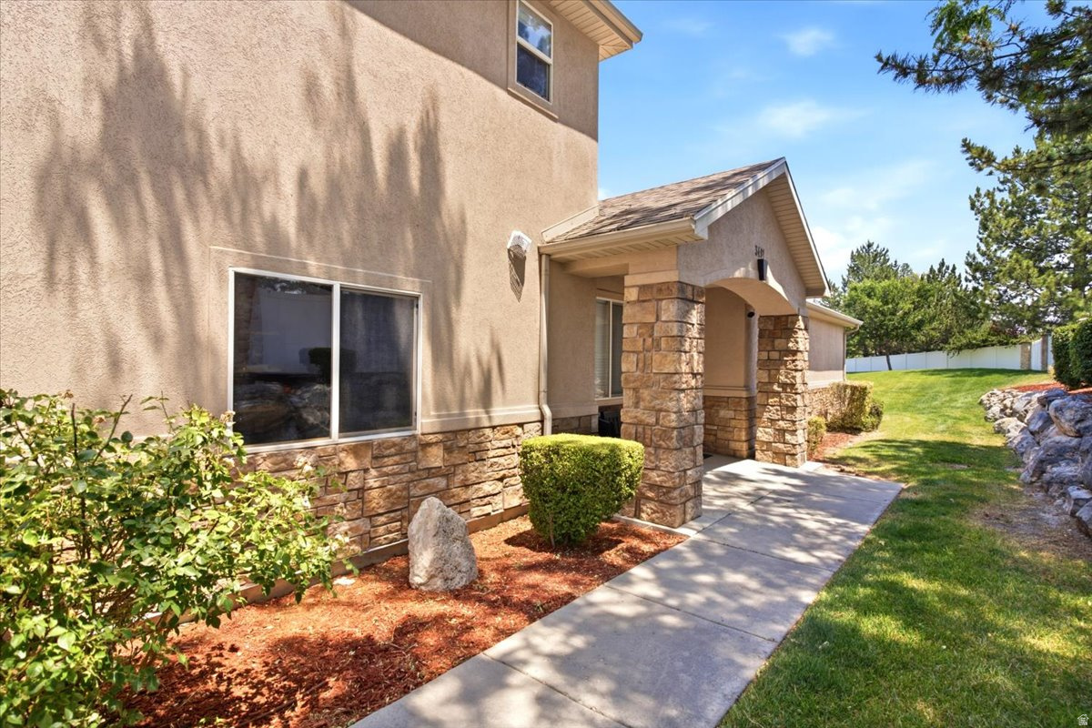 TOWNS AT HUNTER VILLAGE - Residential