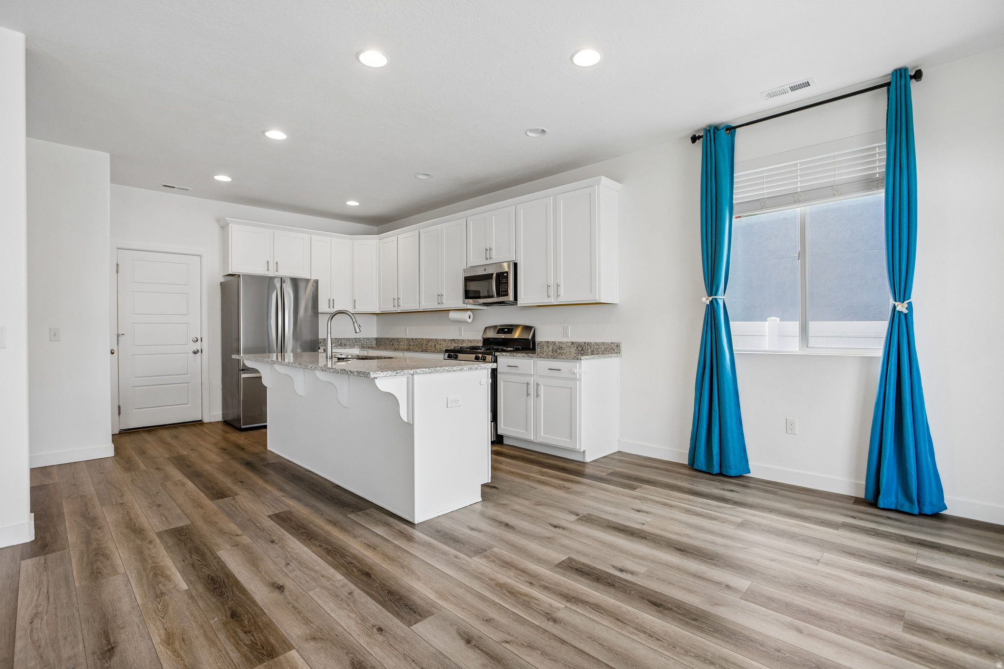 SALT POINT VISTA - Residential