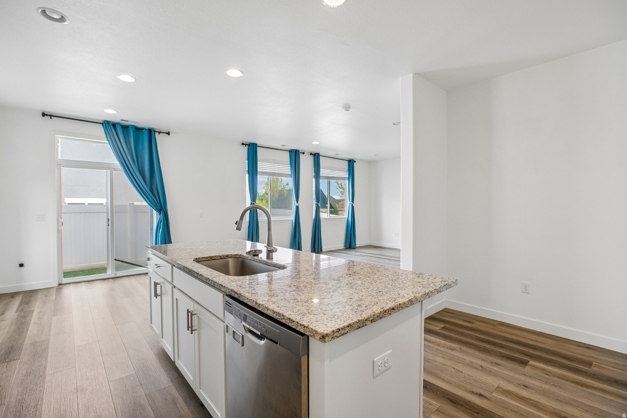 SALT POINT VISTA - Residential