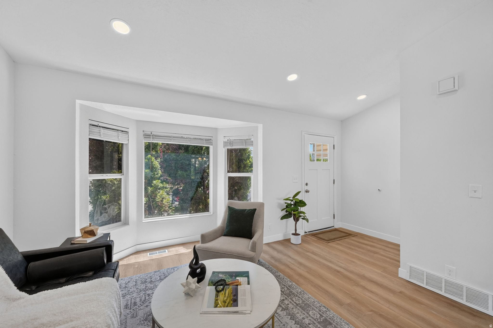 KINGSPOINTE - Residential