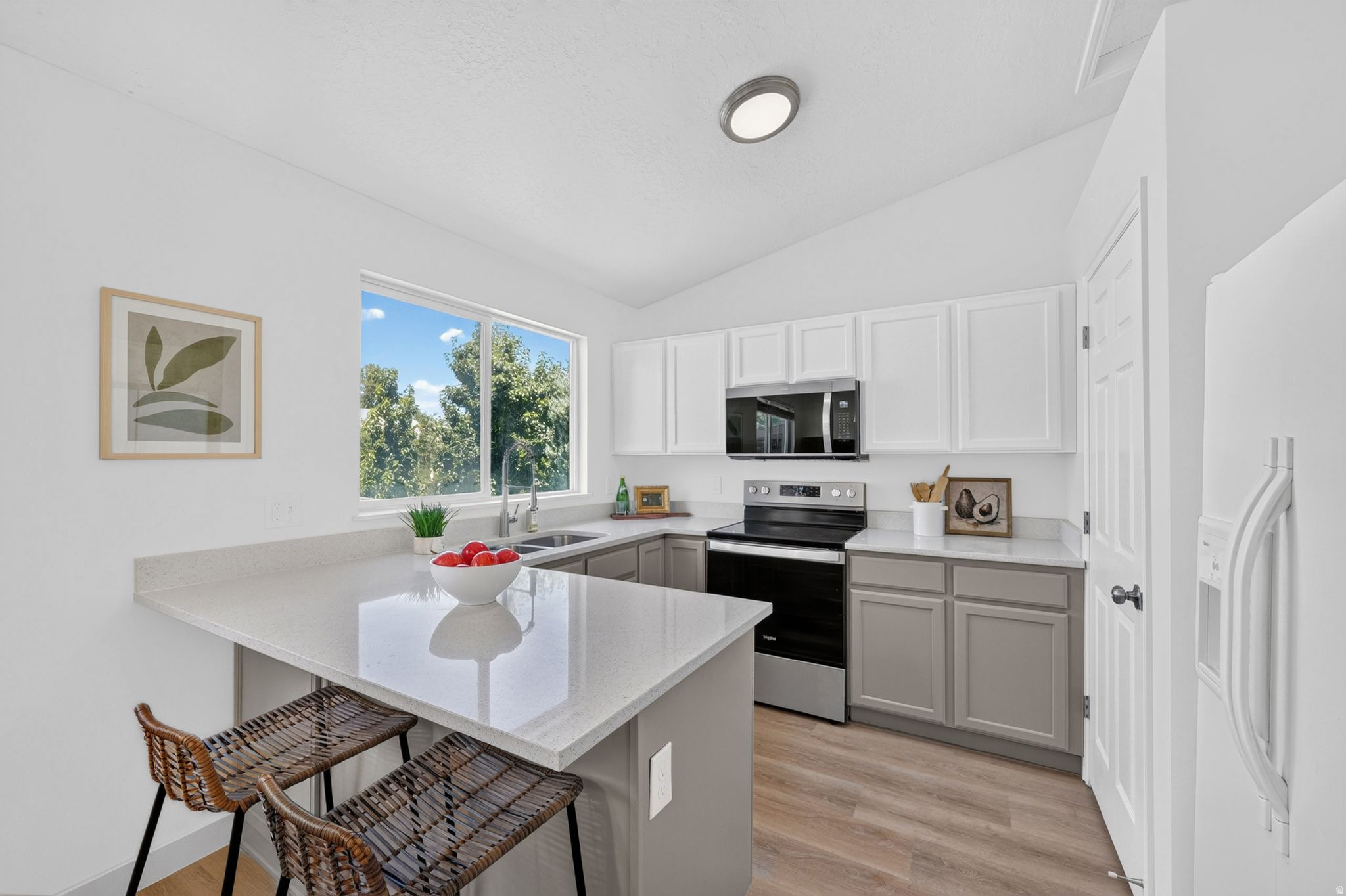 KINGSPOINTE - Residential