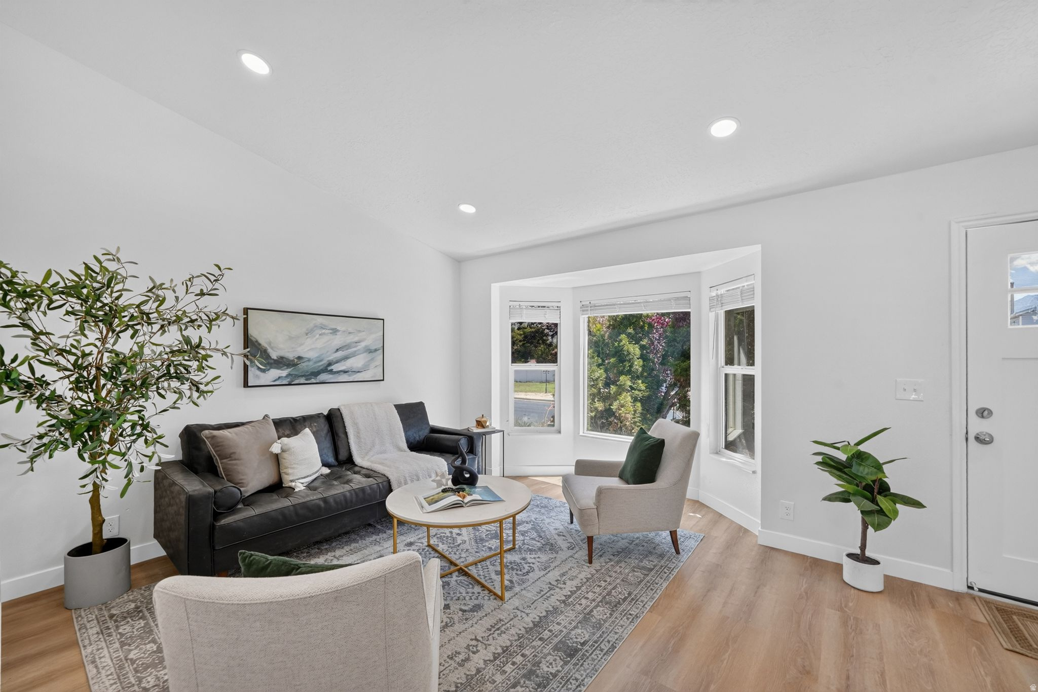 KINGSPOINTE - Residential