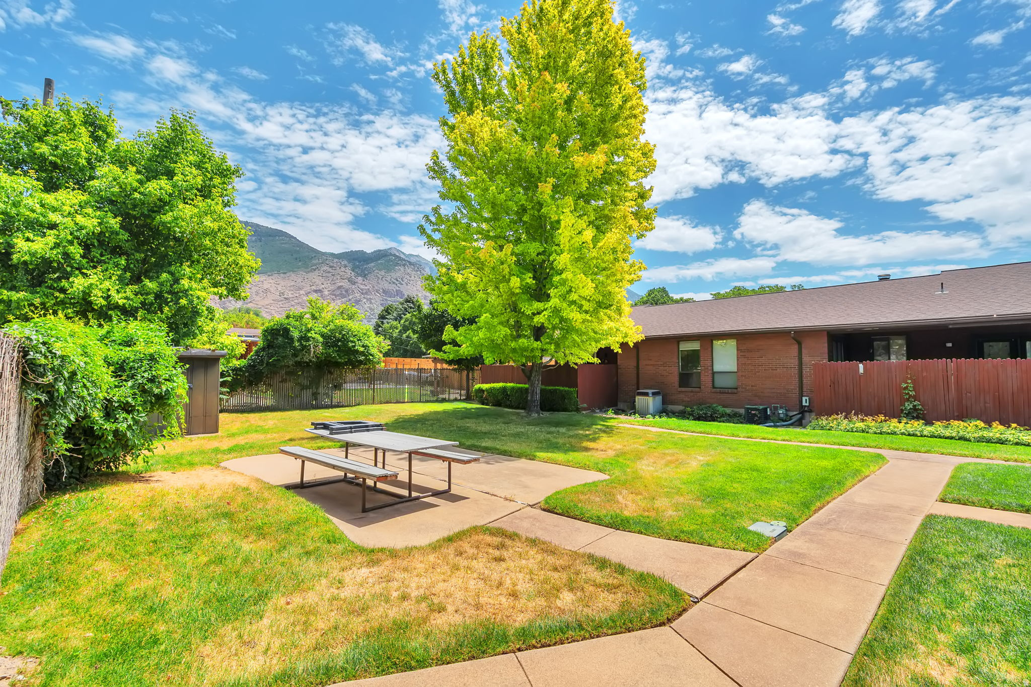 EASTGROVE - Residential