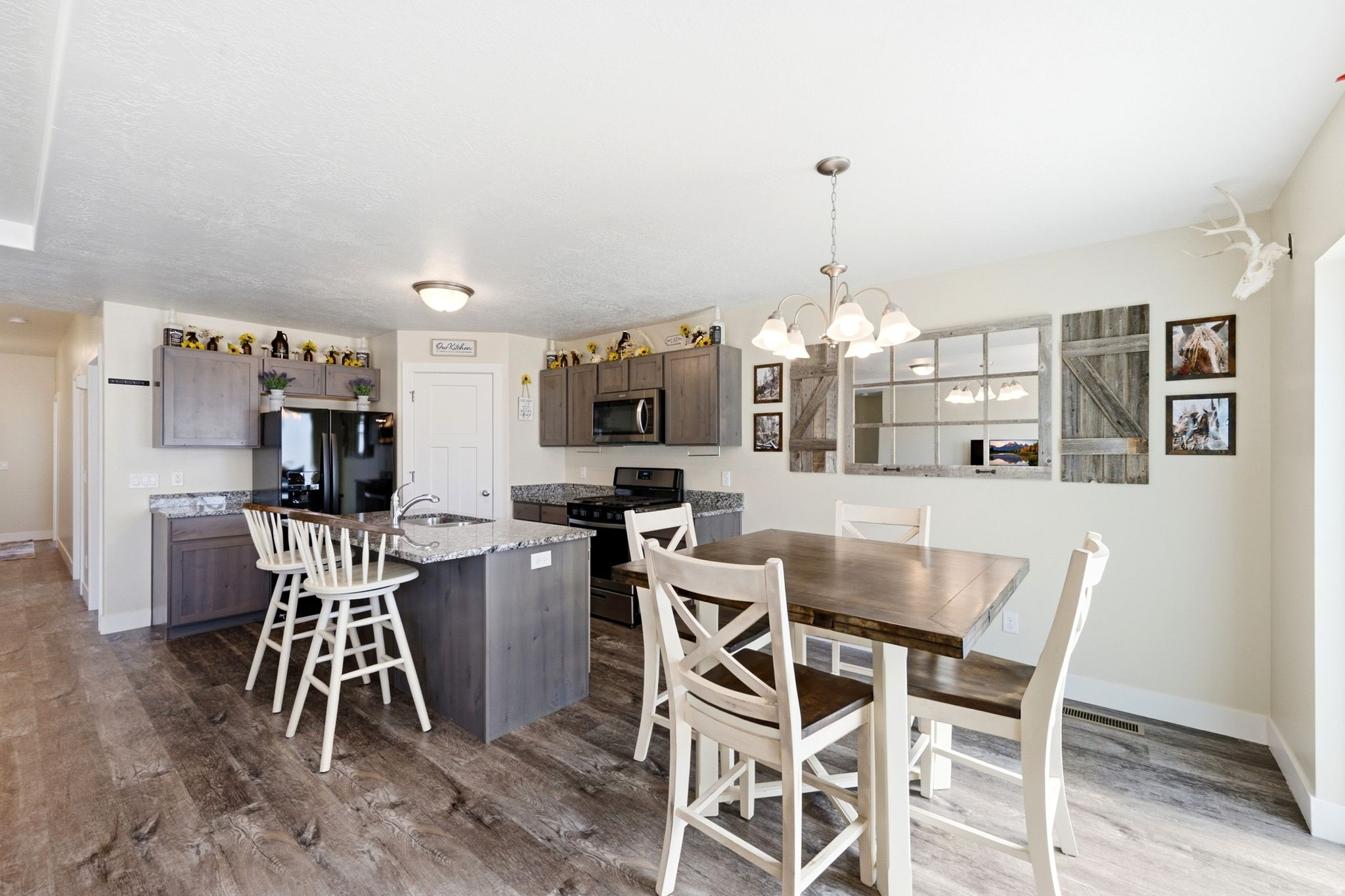 DESERET HIGHLANDS - Residential