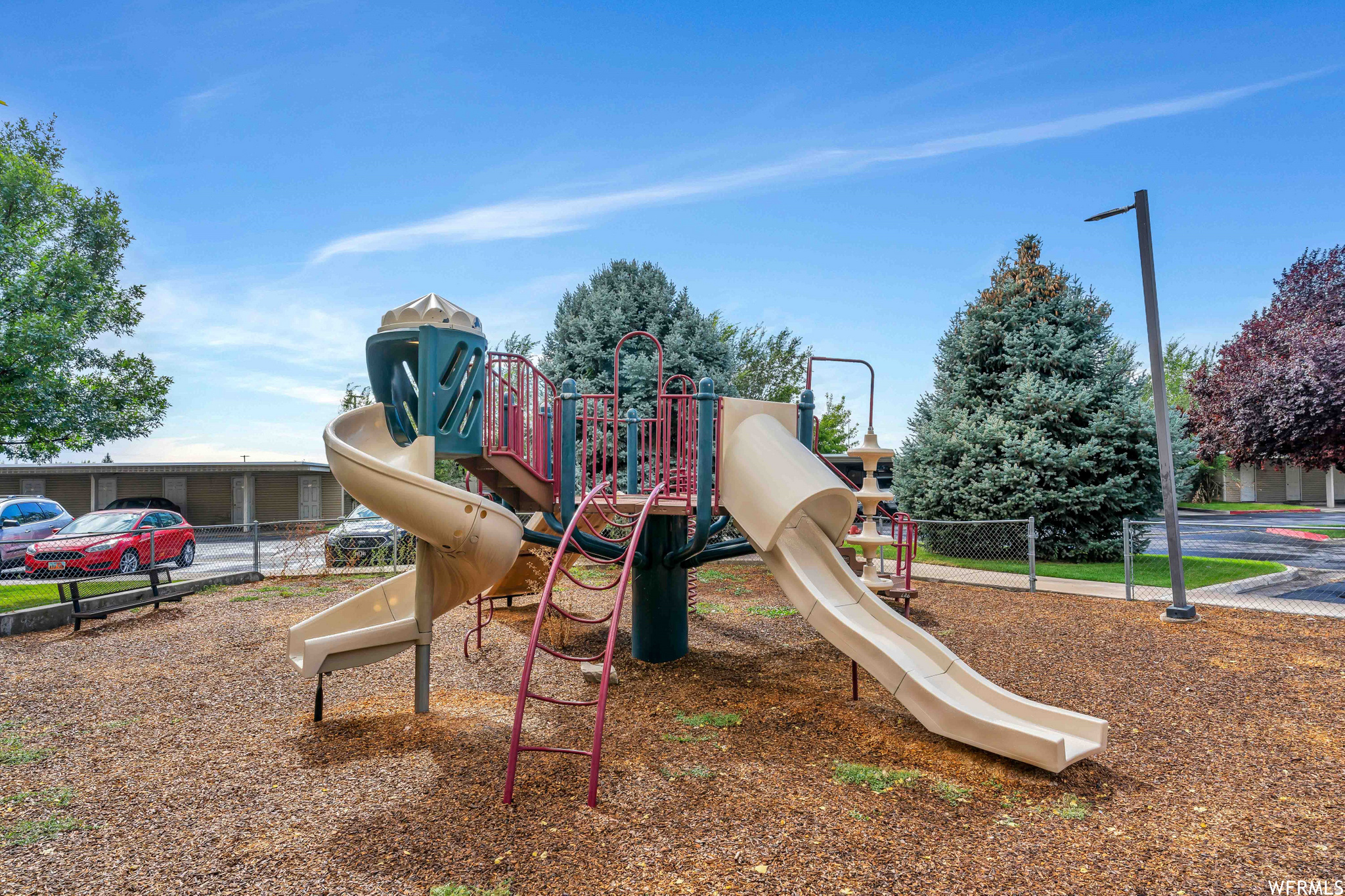 FRANKLIN PARK CONDO - Residential