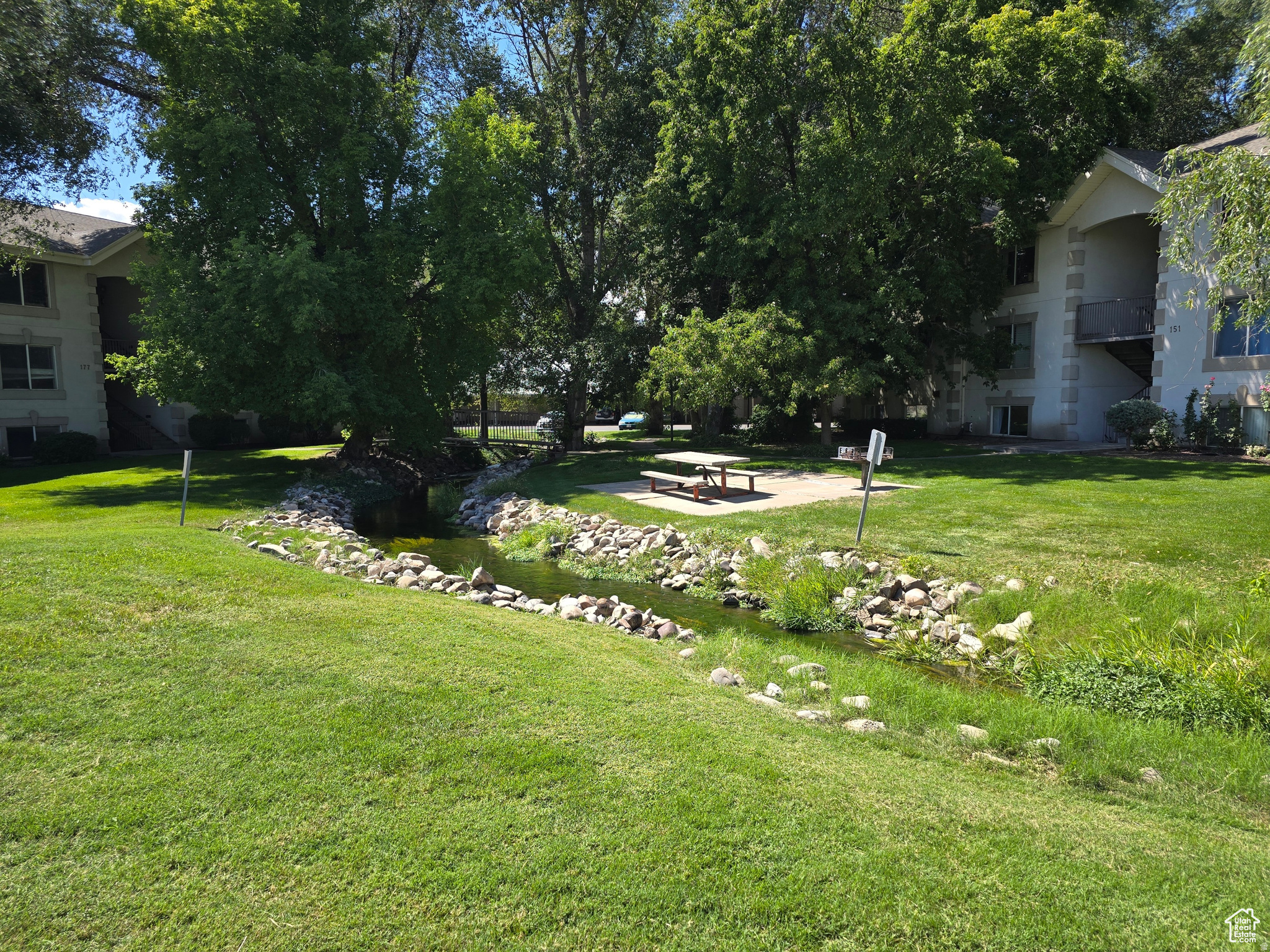 FRANKLIN PARK CONDO - Residential