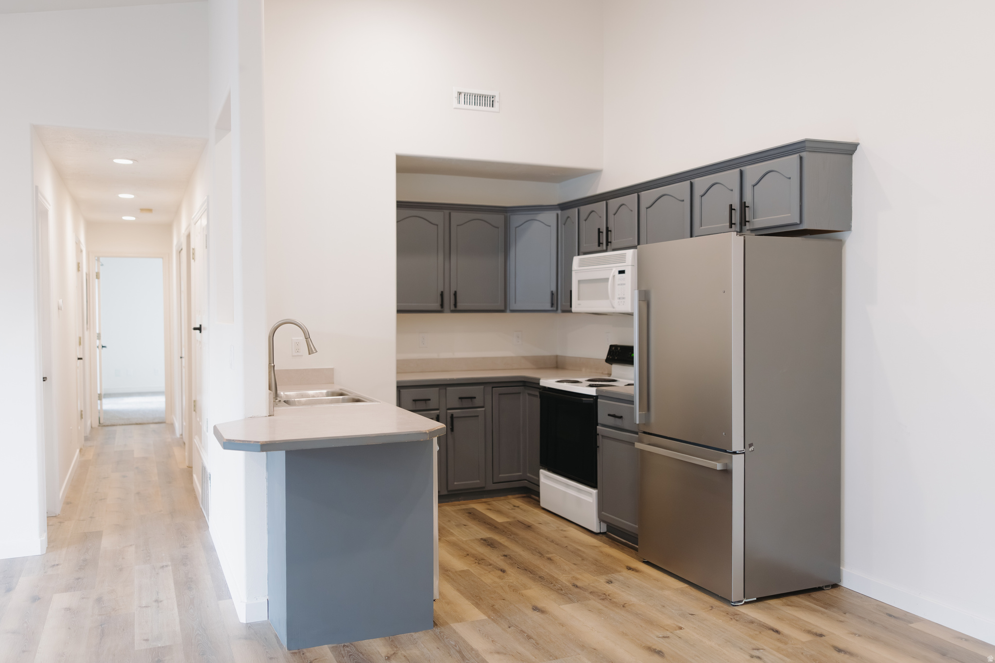 FRANKLIN PARK CONDO - Residential
