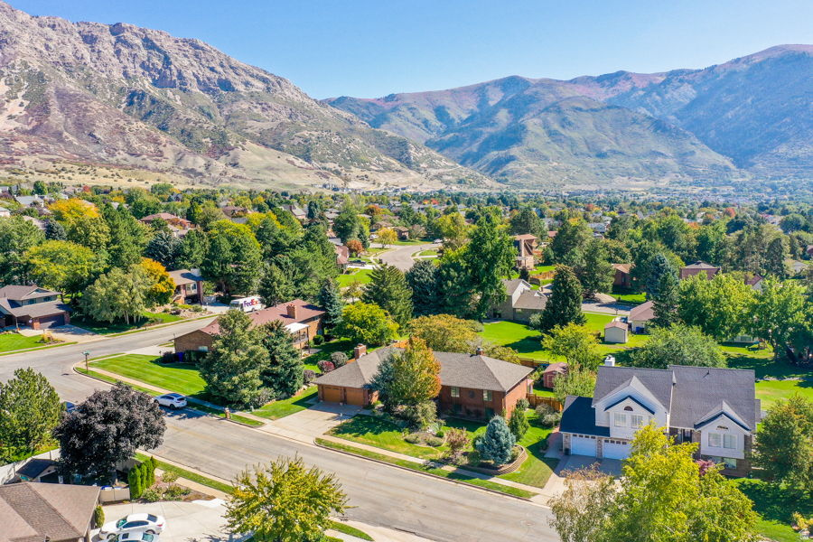 LAKEVIEW HEIGHTS - Residential